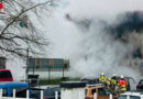 D: Brand dreier Autos erfasst Fassade eines Betriebsgebäudes in Dresden