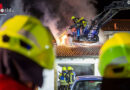 Bayern: Ausgedehnter Garagenbrand bei Grabenstätt → angrenzende Wohnhäuser betroffen → 110 Feuerwehrleute im Einsatz