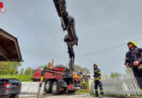 Oö: Pkw hüpft in tiefer gelegenen Garten (Hartkirchen)