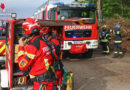 Oö: Rund 25 m abgestürzter Schatzsucher durch Höhenretter der Feuerwehr aus Steilhang in Lambach gerettet