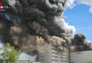 D: Großfeuer mit möglicher Blausäurebildung in Metalltechnikwerk in Berlin