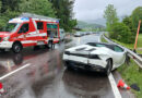 Oö: Sportflitzer in Bad Ischl mit Leitschiene kollidiert