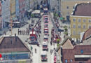 Oö: Überraschende Parade mit 100 Feuerwehrfahrzeugen für scheidenden Bezirks-Feuerwehrkommandanten Alfred Deschberger