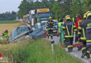 Oö: Auto nach Streifkollision auf B 1 in Edt bei Lambach mehrfach überschlagen