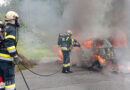 Ktn: Vollbrand eines Hybrid-Pkws bei Hermagor → schwierige Kommunikation, Quarantäne-Container im Einsatz