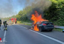 D: Pkw geht auf Autobahn bei Dortmund in Flammen auf