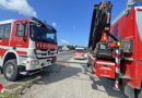 Bgld: Festgefahrener Silo-Lastwagen auf Baustelle in Loipersbach