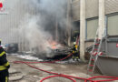 Bayern: Wohnmobilbrand in Augsburg greift auf Gebäude über