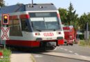 Oö: Auto auf Bahnübergang in Fraham mit Linzer Lokalbahn kollidiert