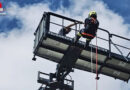 Oö: Feuerwehr Aurolzmünster trainiert Selbstrettung aus 17 Metern Höhe