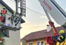 Oö: Assistenz-Einsatz mit Teleskopmastbühne nach medizinischem Notfall in Alkoven