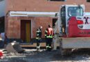 Oö: Verletzter Arbeiter aus Baugrube einer Baustelle in Traun gerettet