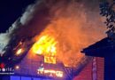 D: Dachstuhlfeuer in Erwitte greift auf Nachbarhaus über