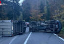 Schweiz: Viehtransporter (Lkw mit Anhänger) im Bereich des Brünigpasses umgestürzt