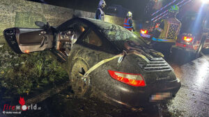 N: berschlag mit Sportwagen auf der A 1 bei Haag