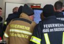 Oö: Feuerwehren, Such- und Rettungshunde sowie Drohnen bei Suchaktion in Haag am Hausruck im Einsatz