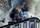 D: 10 Personenrettungen über zwei Drehleitern bei Dachstuhlfeuer in Bochum