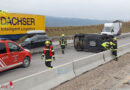 Sbg: Autoüberschlag im Baustellenbereich auf der Westautobahn bei Thalgau