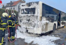 D: Am Heck brennender Schulbus in Witten