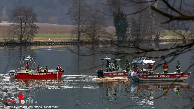 O-lfilm-auf-der-Donau-bei-Haibach-ob-der-Donau